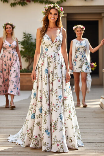 Robe de mariée blanche à col en V A Line Sweep Train avec des fleurs